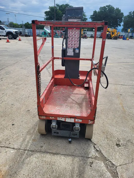 2017 Skyjack SJ16 Self-Propelled One-Person Lift