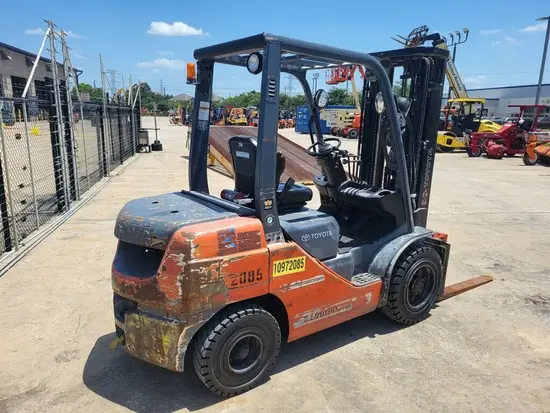 2019 Toyota 8FDU30 Forklift