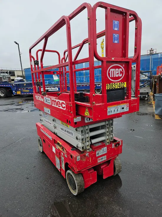 2018 MEC 1930SE Scissor Lift