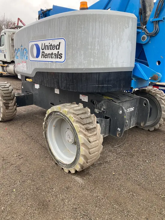 2016 Genie Z-60/37FE Articulating Boom Lift