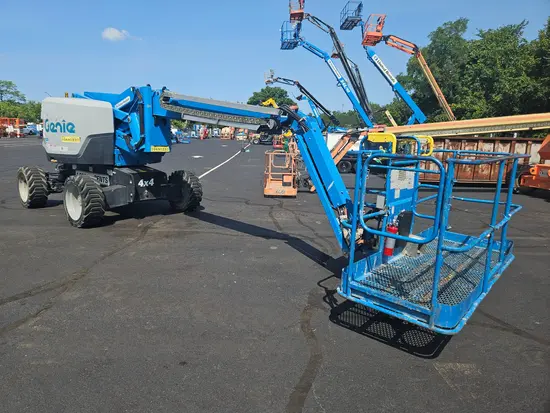 2016 Genie Z-62/40J Articulating Boom Lift