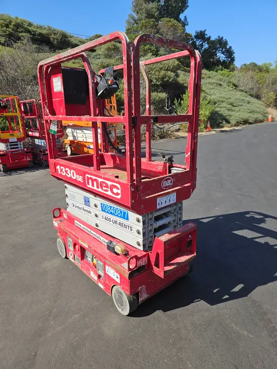 2018 MEC 1330SE Scissor Lift