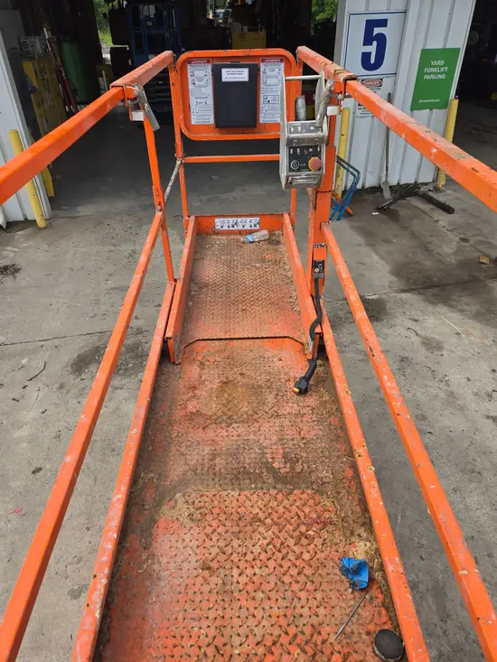 2019 Snorkel S3226E Scissor Lift