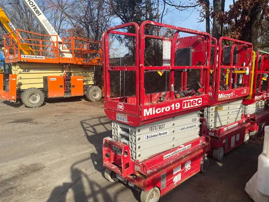 2018 MEC MICRO 19 Scissor Lift