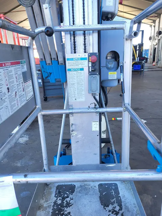 2017 Genie AWP-30SDC Pusharound Lift