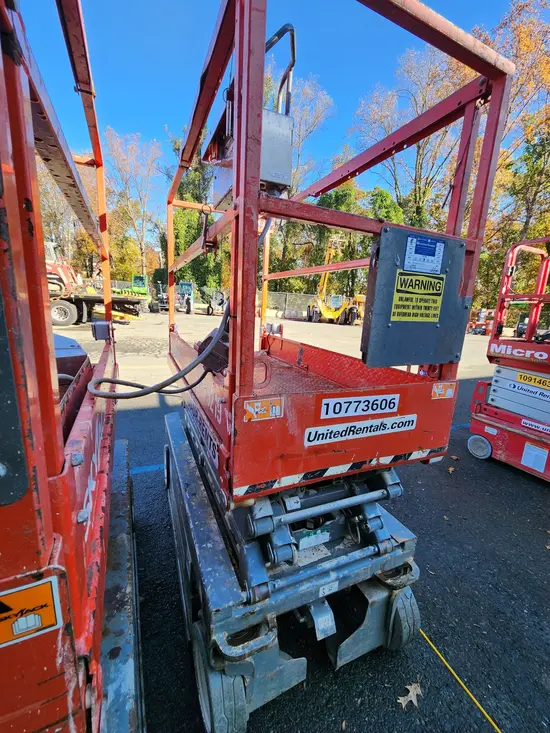 2018 Skyjack SJIII3219 Scissor Lift