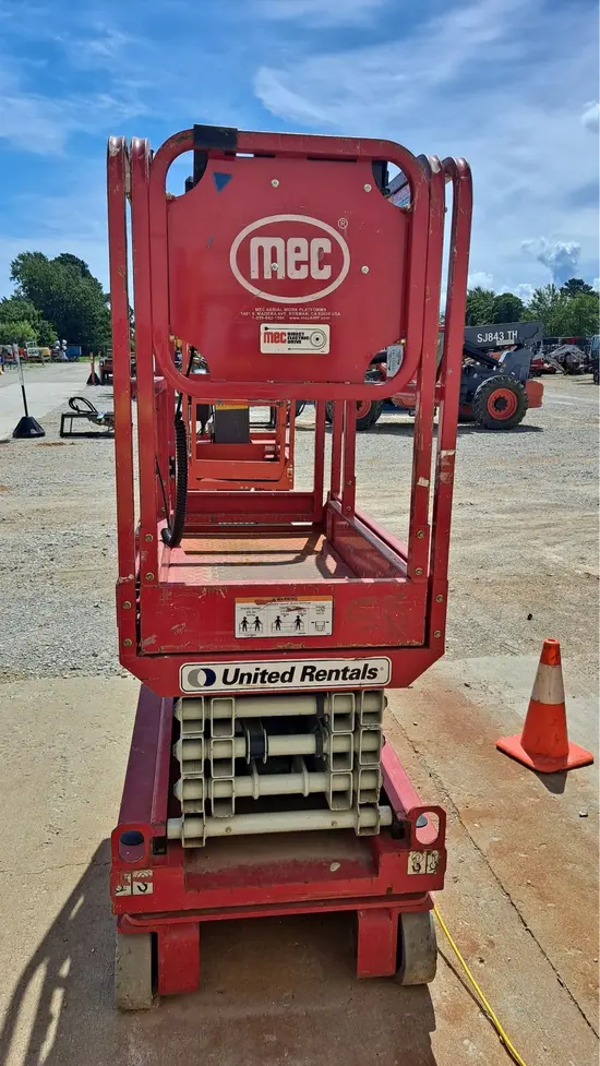 2018 MEC 1330SE Scissor Lift
