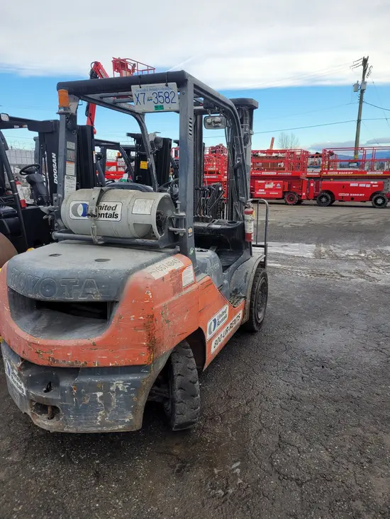 2017 Toyota 8FGU30 Forklift
