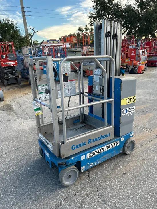 2019 Genie GR-20 Self-Propelled One-Person Lift