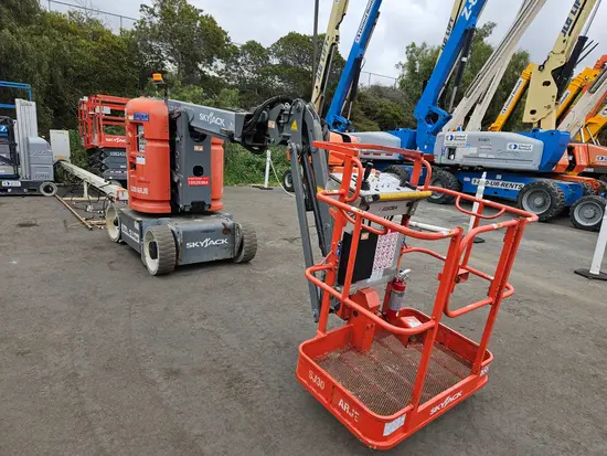 2017 Skyjack SJ30ARJE Articulating Boom Lift