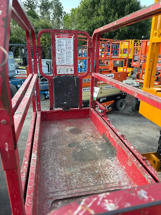 2017 MEC 1930SE Scissor Lift