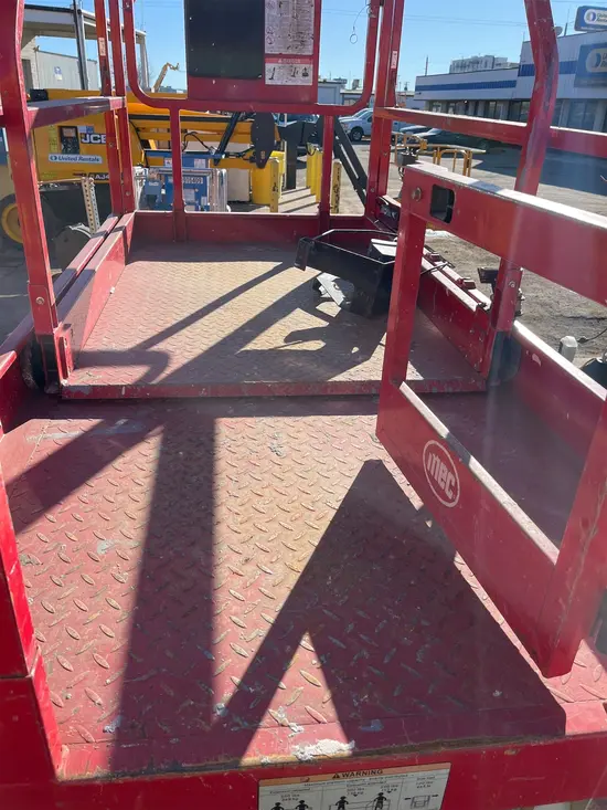 2017 MEC 4046SE Scissor Lift