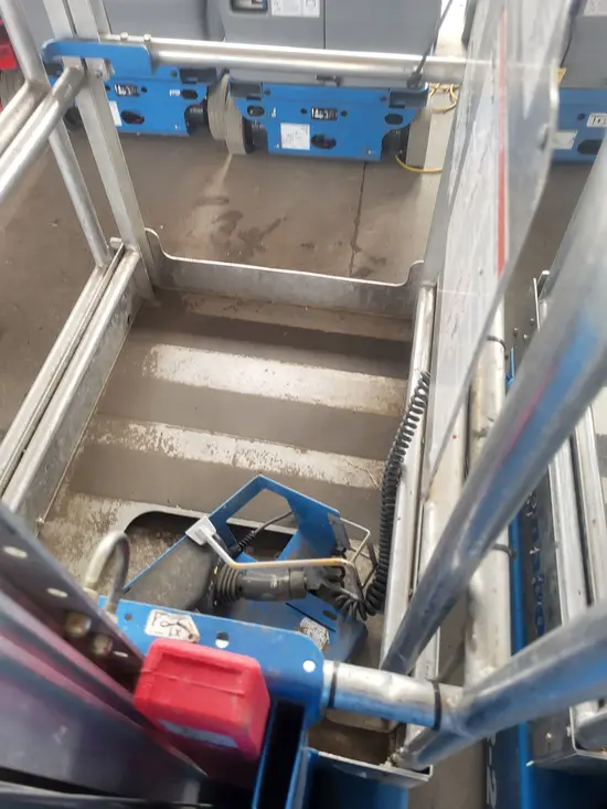 2019 MEC MICRO 19 Scissor Lift