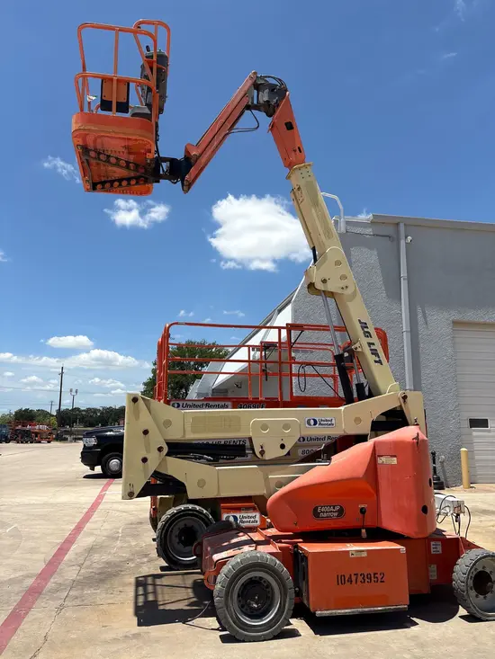 2016 JLG E400AJPN Articulating Boom Lift