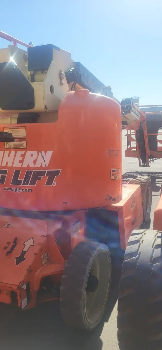 2015 JLG E400AJPN Articulating Boom Lift