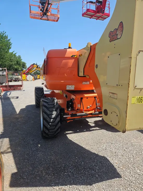 2017 JLG 800AJ Articulating Boom Lift