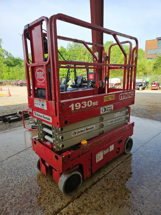 2019 MEC 1930SE Scissor Lift