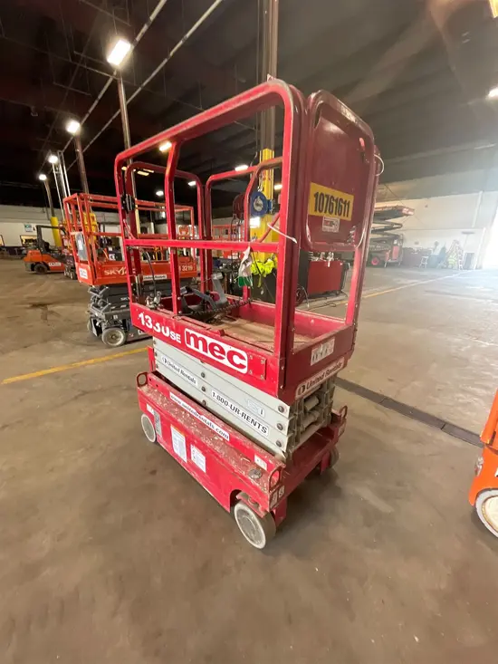 2018 MEC 1330SE Scissor Lift
