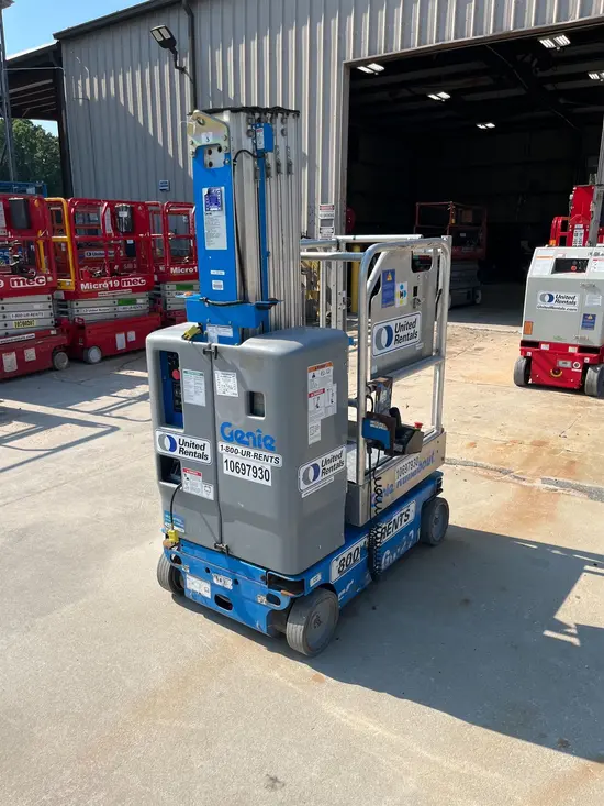 2017 Genie GR-20 Self-Propelled One-Person Lift