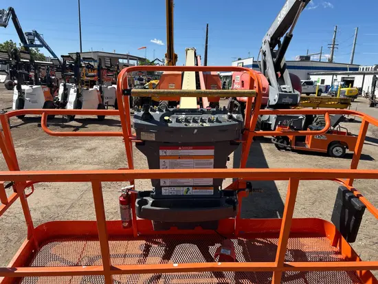 2018 JLG 800S Boom Lift