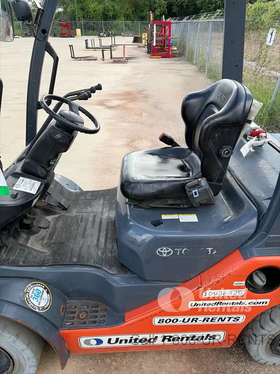 2019 Toyota 8FDU25 Warehouse Forklift