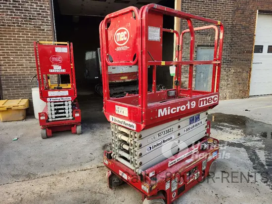 2018 MEC MICRO 19 Scissor Lift