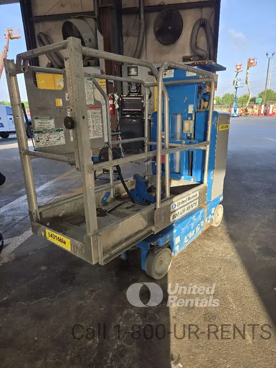 2017 Genie GR-12 Self-Propelled One-Person Lift