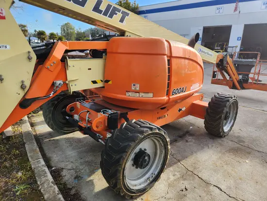 2017 JLG 600AJ Articulating Boom Lift