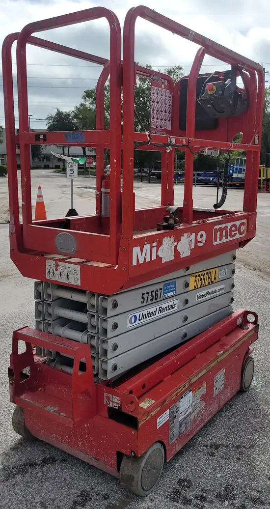 2018 MEC MICRO 19 Scissor Lift