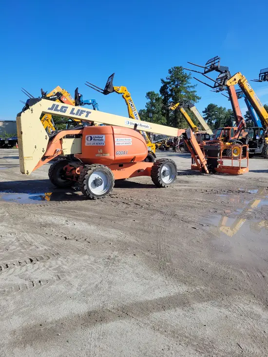2013 JLG 600AJ Articulating Boom Lift