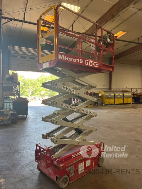 2018 MEC MICRO 19 Scissor Lift