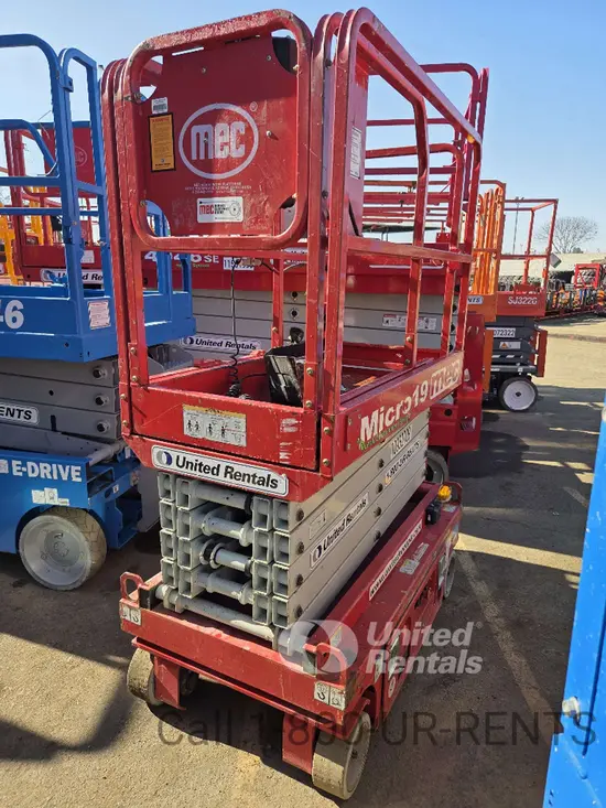 2019 MEC MICRO 19 Scissor Lift
