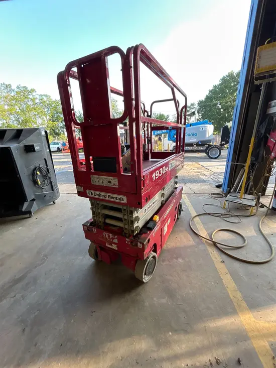 2018 MEC 1930SE Scissor Lift