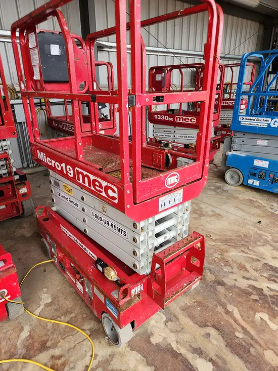 2018 MEC MICRO 19 Scissor Lift