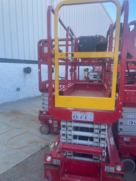 2018 MEC MICRO 19 Scissor Lift