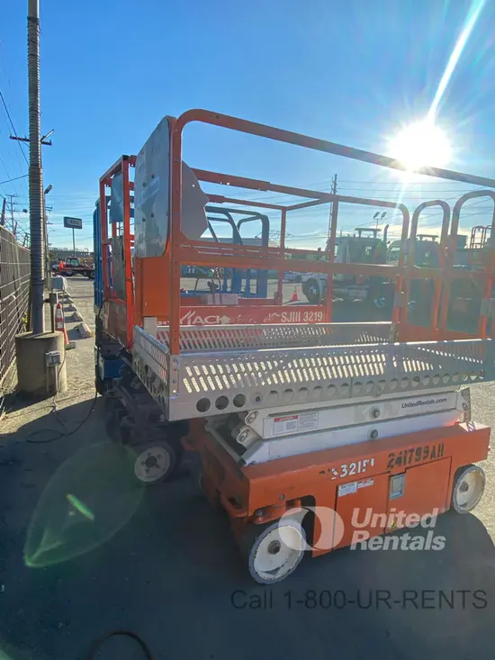 2019 Snorkel S3215L Scissor Lift