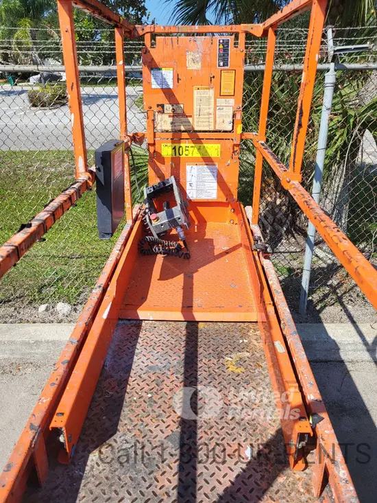 2017 JLG 2632ES Scissor Lift