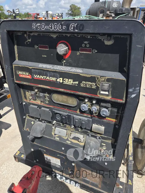 2019 Lincoln Electric VANTAGE 435 Welder
