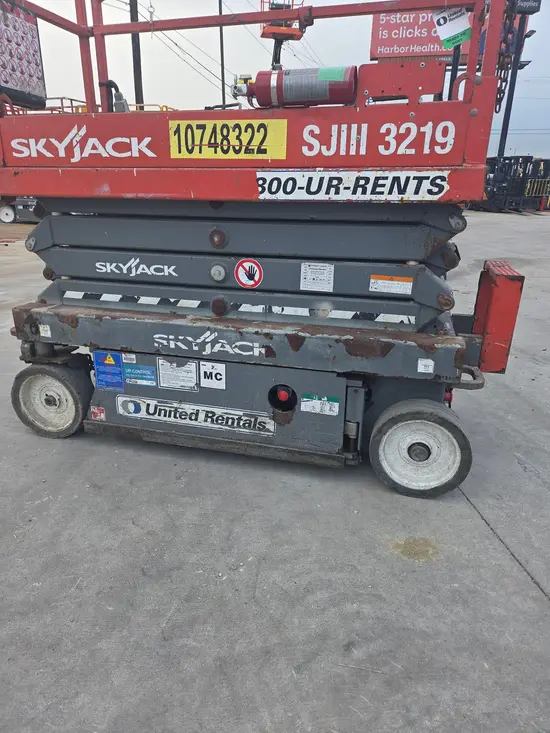 2018 Skyjack SJIII3219 Scissor Lift