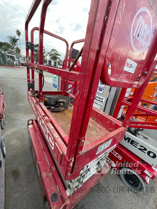 2018 MEC 1330SE Scissor Lift