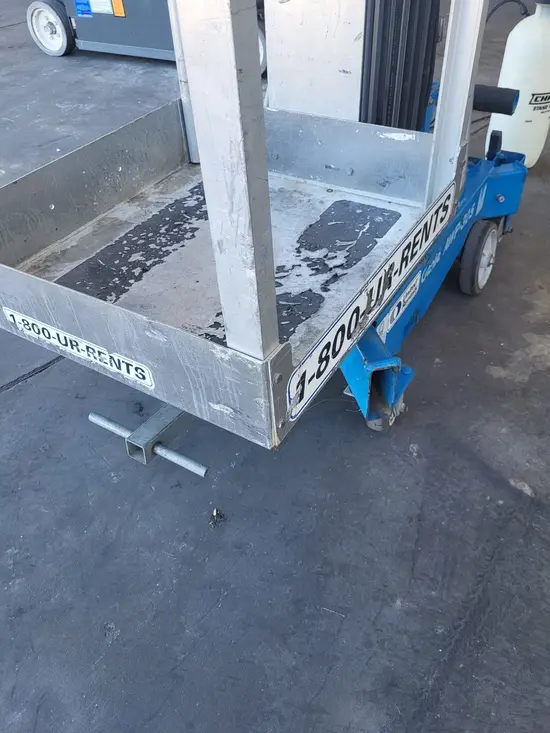 2017 Genie AWP-30SDC Pusharound Lift