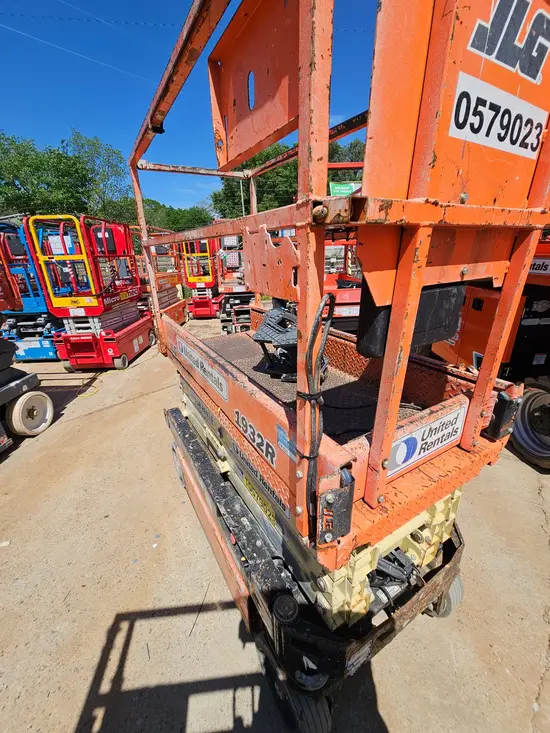 2017 JLG 1932R Scissor Lift