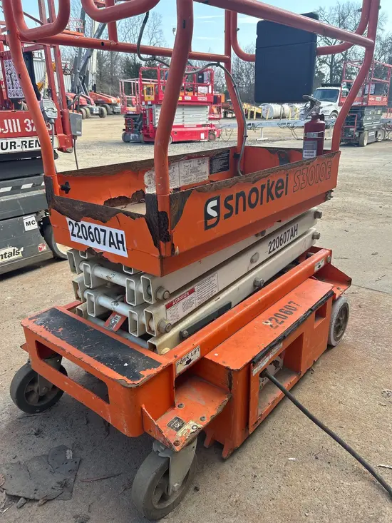2018 Snorkel S3010E Scissor Lift