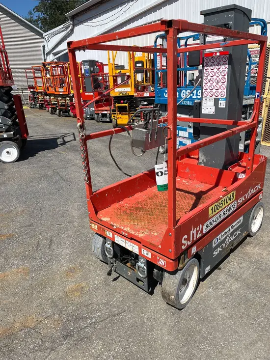 2018 Skyjack SJ12 Self-Propelled One-Person Lift