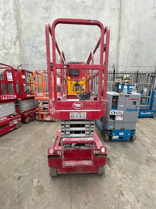 2018 MEC MICRO 19 Scissor Lift