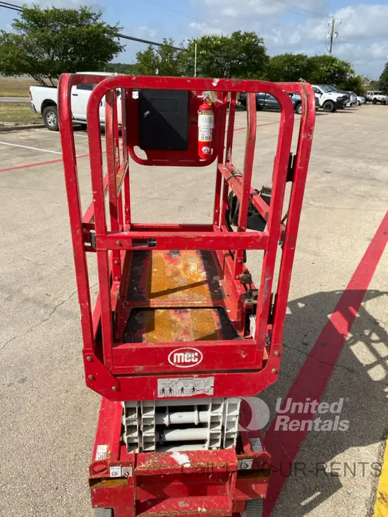 2017 MEC 1330SE Scissor Lift