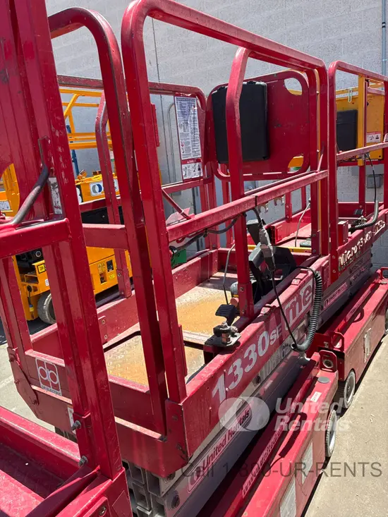 2018 MEC 1330SE Scissor Lift