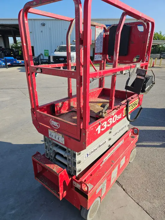 2018 MEC 1330SE Scissor Lift