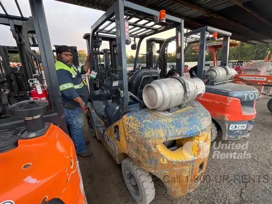 2016 Komatsu FG25T-16 Warehouse Forklift
