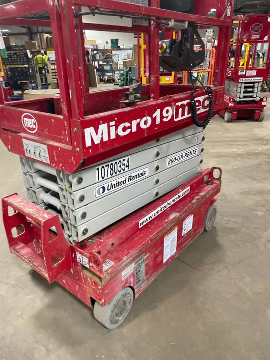 2018 MEC MICRO 19 Scissor Lift